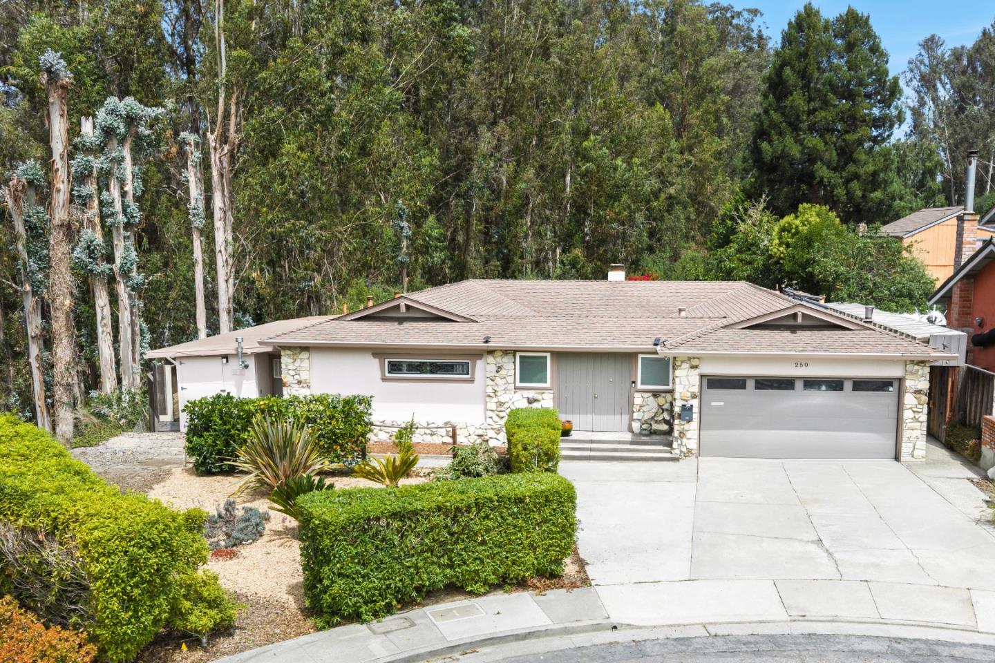 Front Image Thumbnail for ML82056862