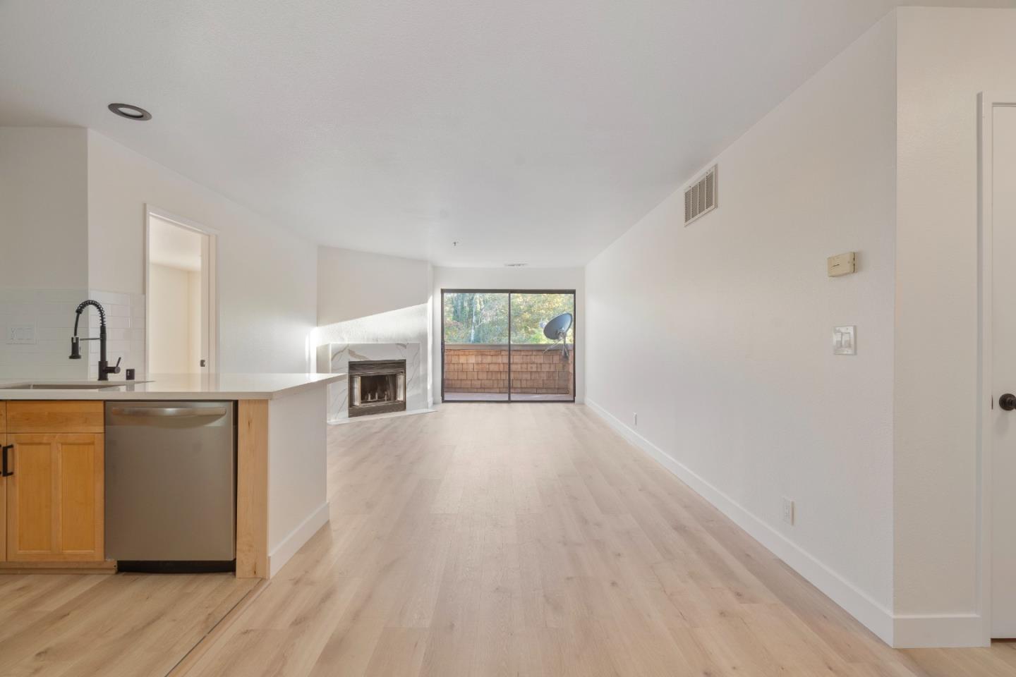Front Image Thumbnail for ML82057272