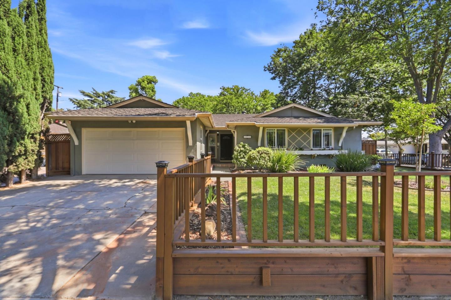 2432 Rinconada DR