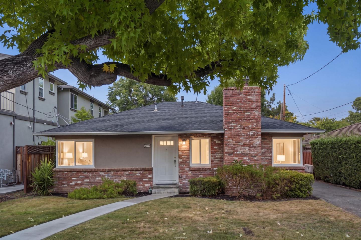 2390 Richland AVE