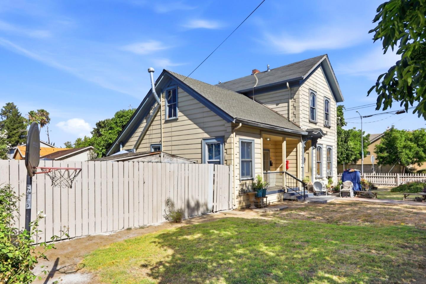 388 S 19th ST