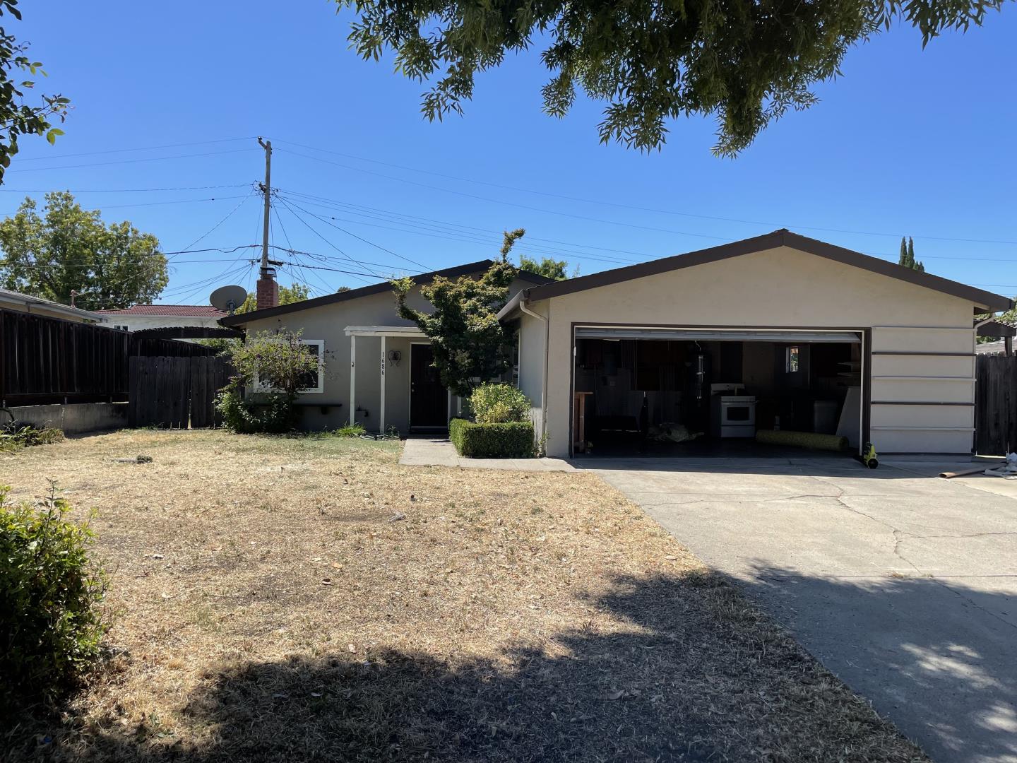 1686 Jupiter DR