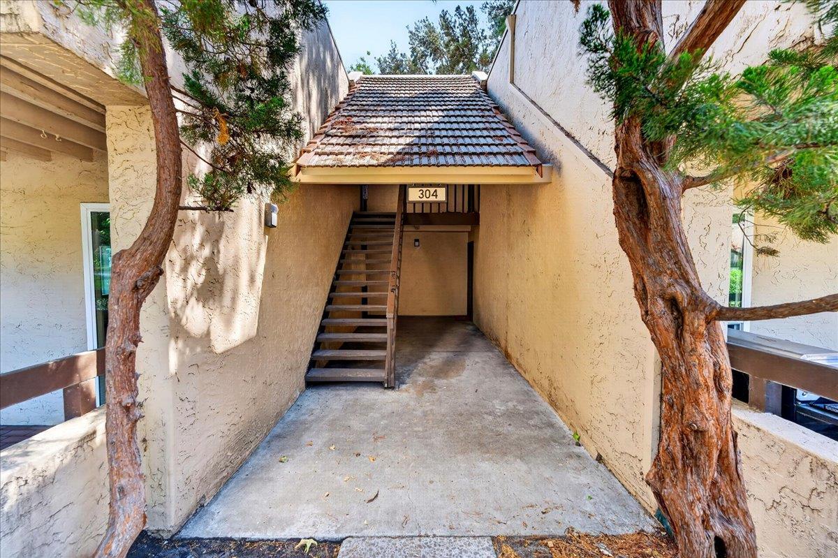 304 Tradewinds DR 1, SanJose, CA 95123, Photo 2