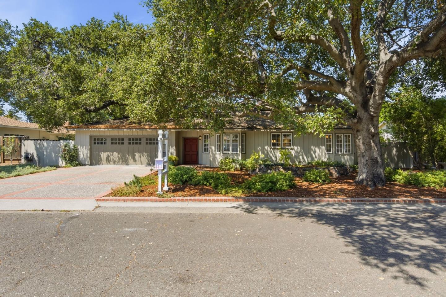 1021 Alegre AVE