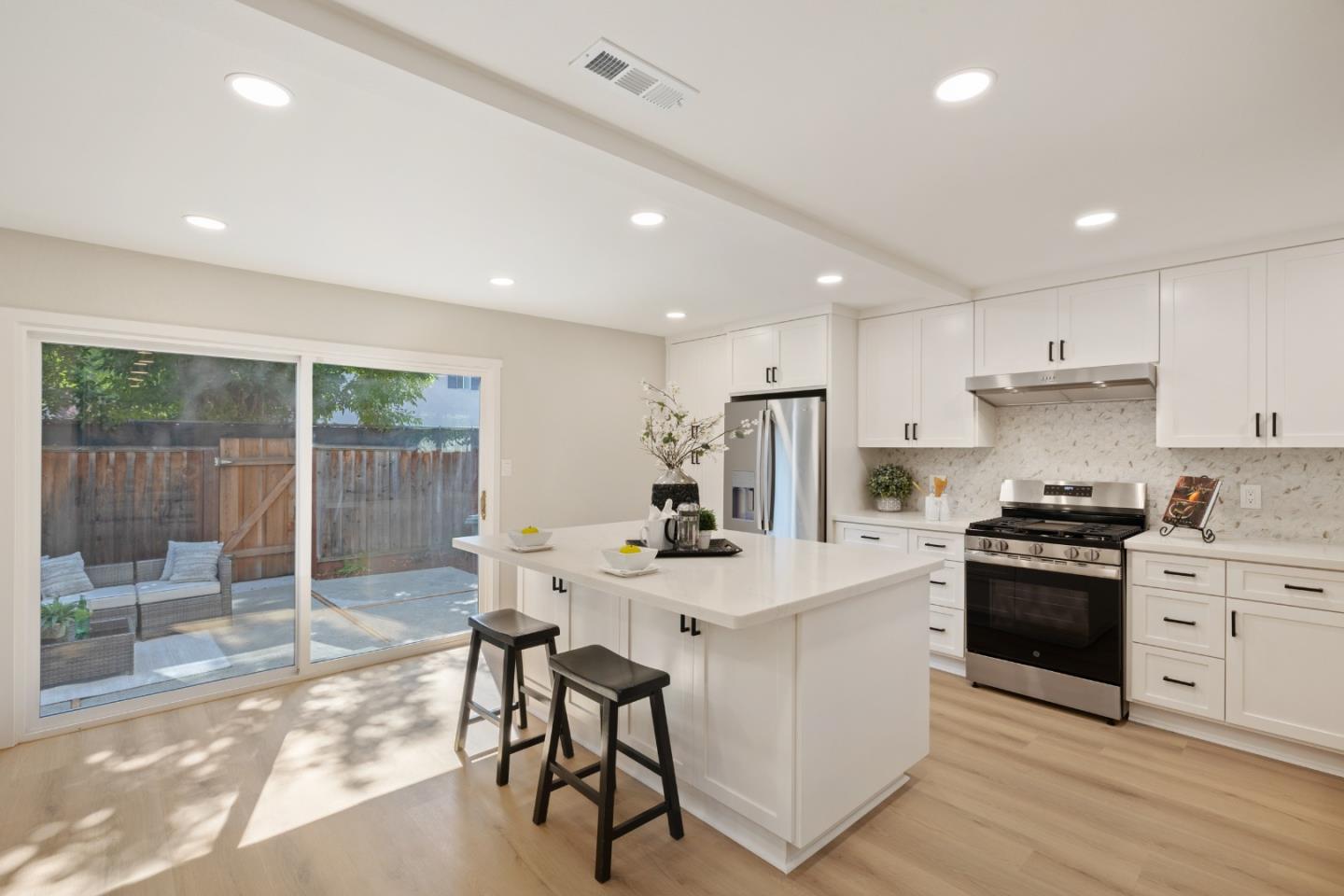 425 Poppy PL, MountainView, CA 94043, Photo 6