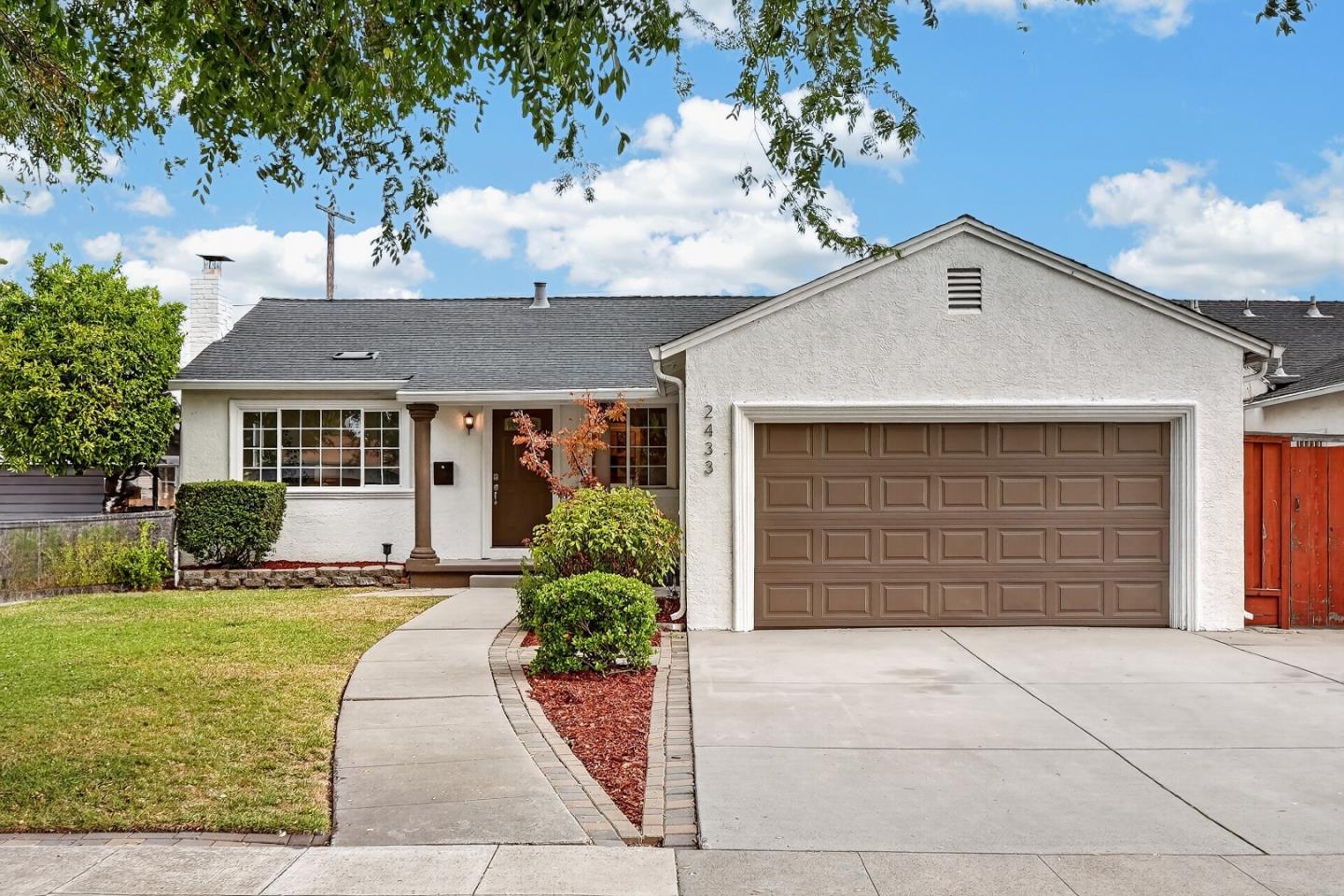 2433 Homewood DR