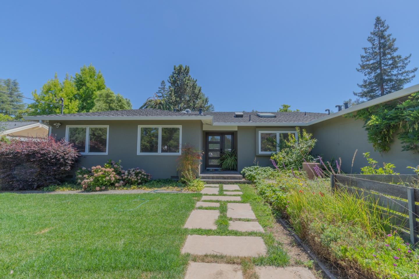 125 Lockhart LN