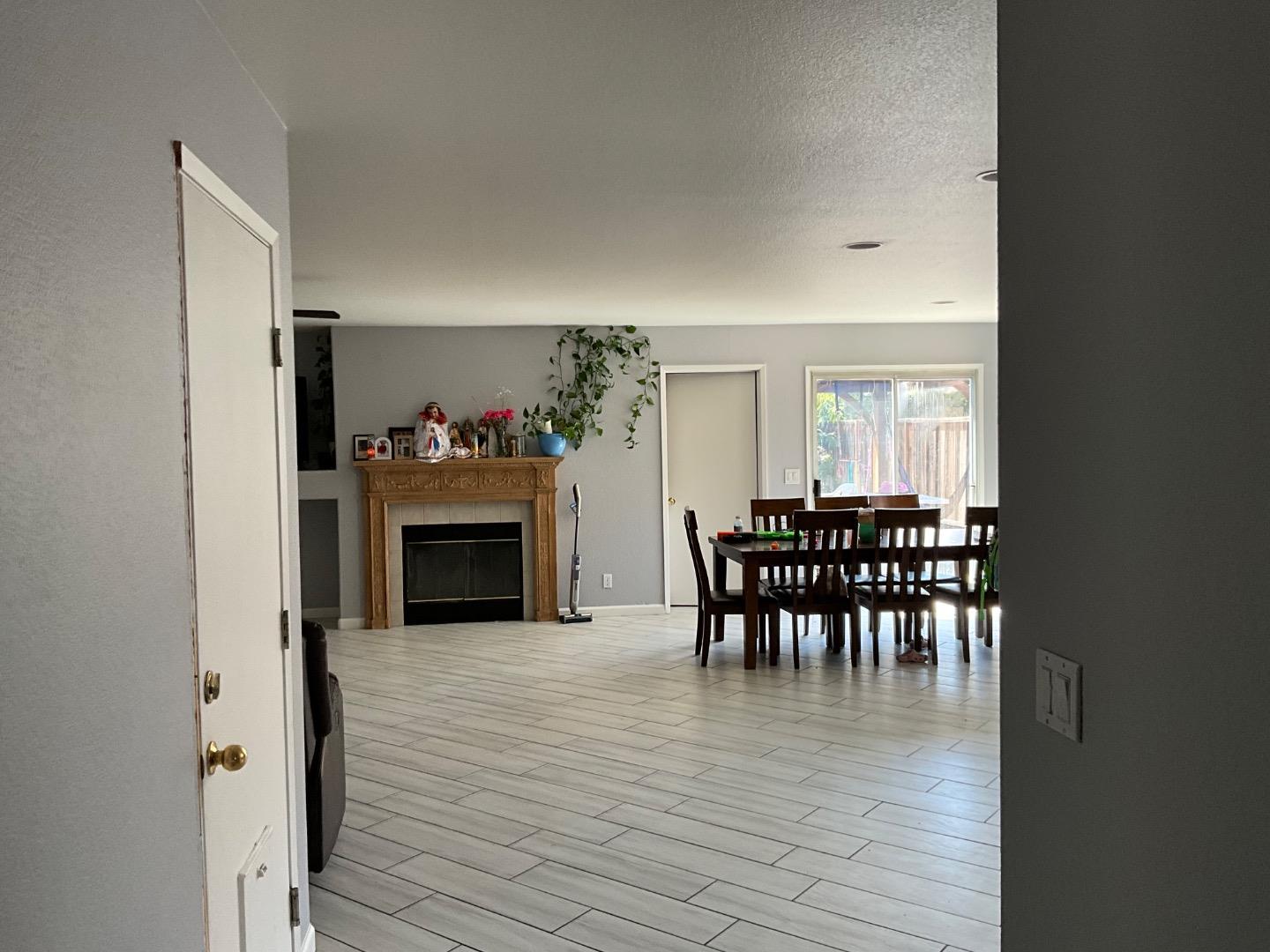 2560 Glenview Dr, Hollister, CA 95023 photo 6