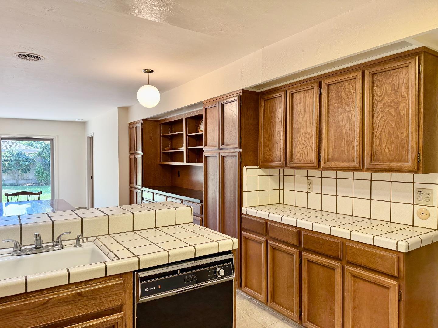 631 W Alisal ST, Salinas, CA 93901, Photo 5