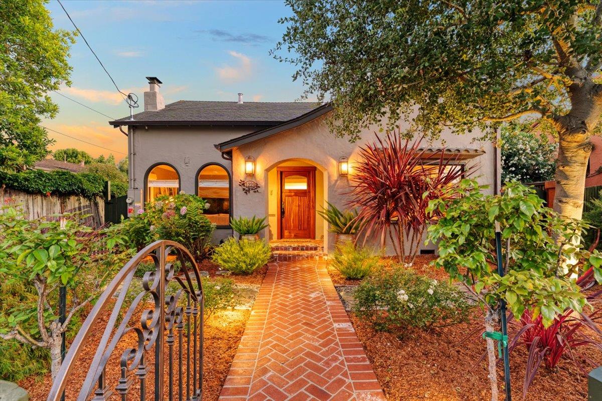 1229 Laurel ST, SantaCruz 95060