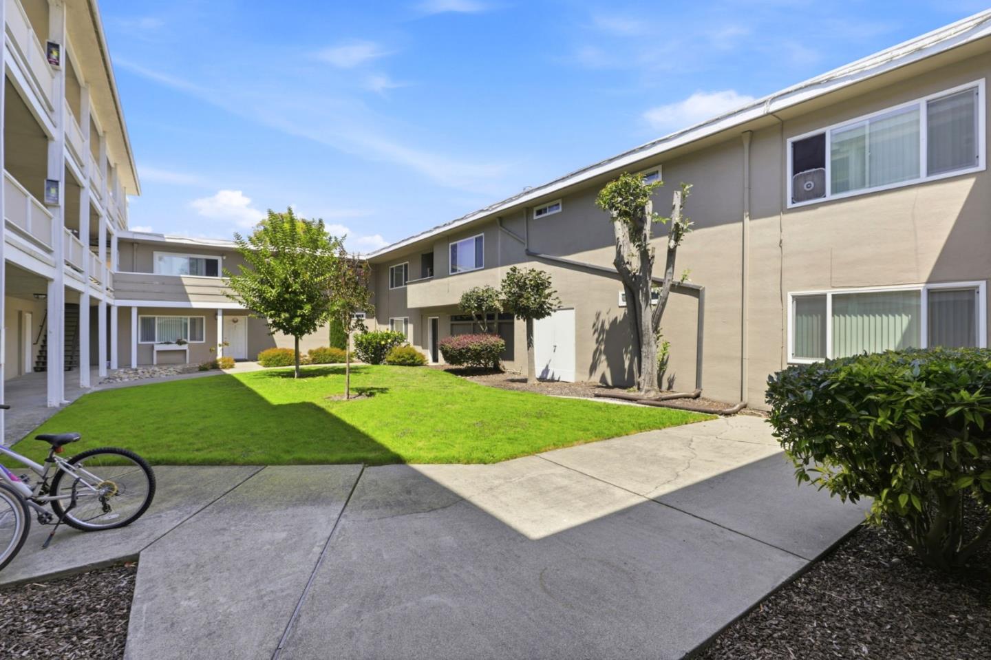527 Walker DR, MountainView, CA 94043, Photo 6