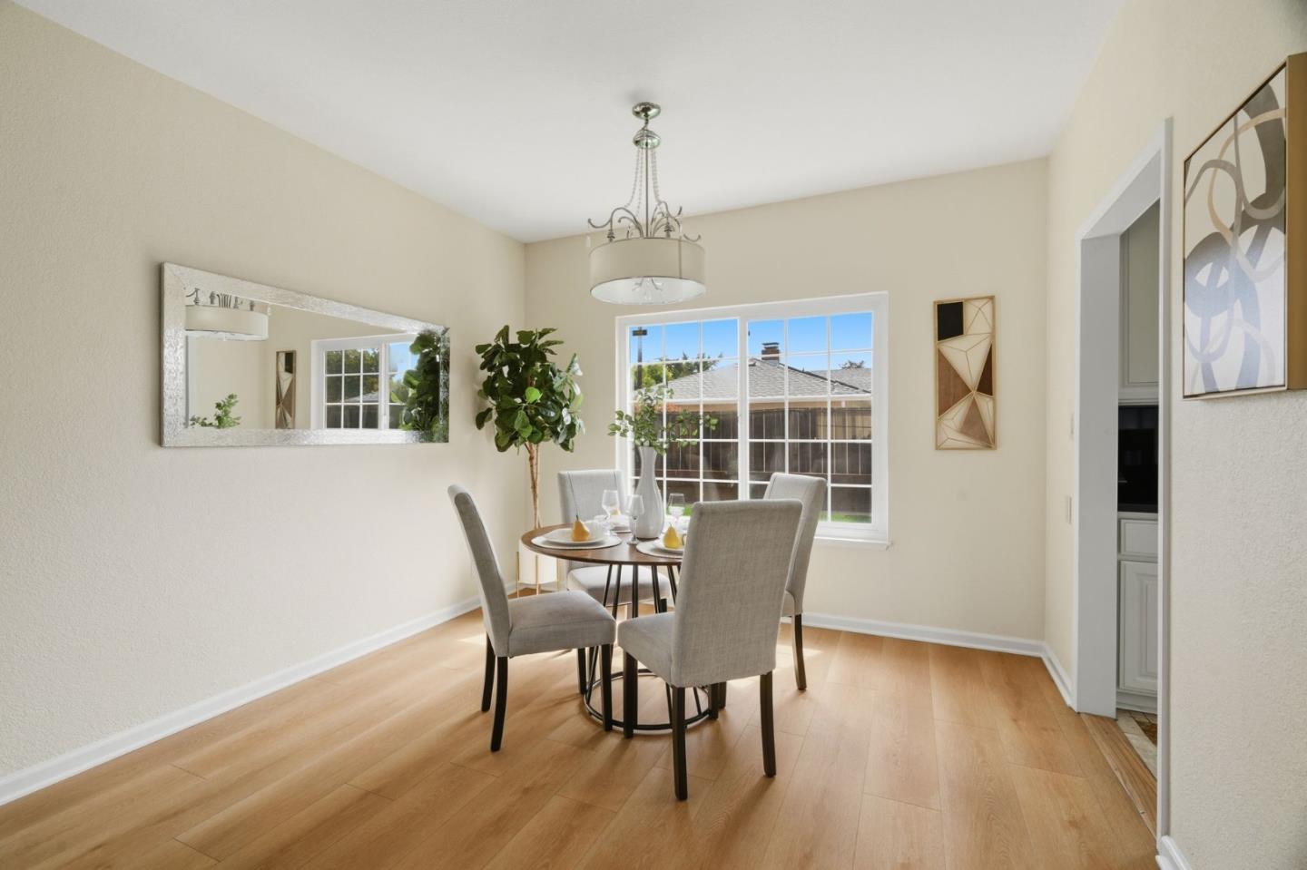 10530 N Portal AVE, Cupertino, CA 95014, Photo 6