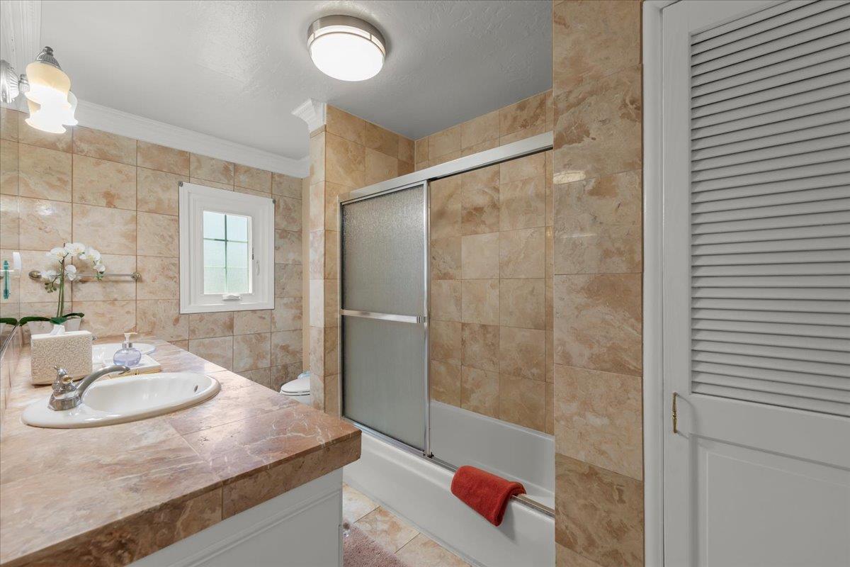 1176 Laurel ST, SanCarlos, CA 94070, Photo 6