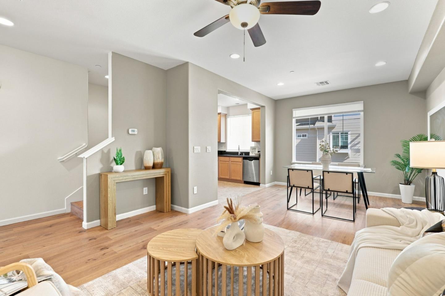 143 Sapphire LN