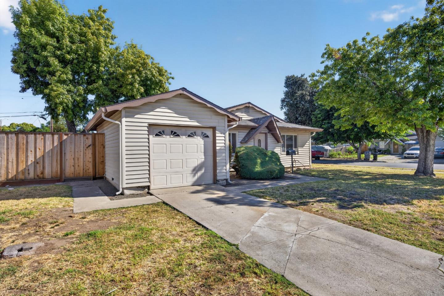 2720 Puccini AVE, SanJose, CA 95122, Photo 2
