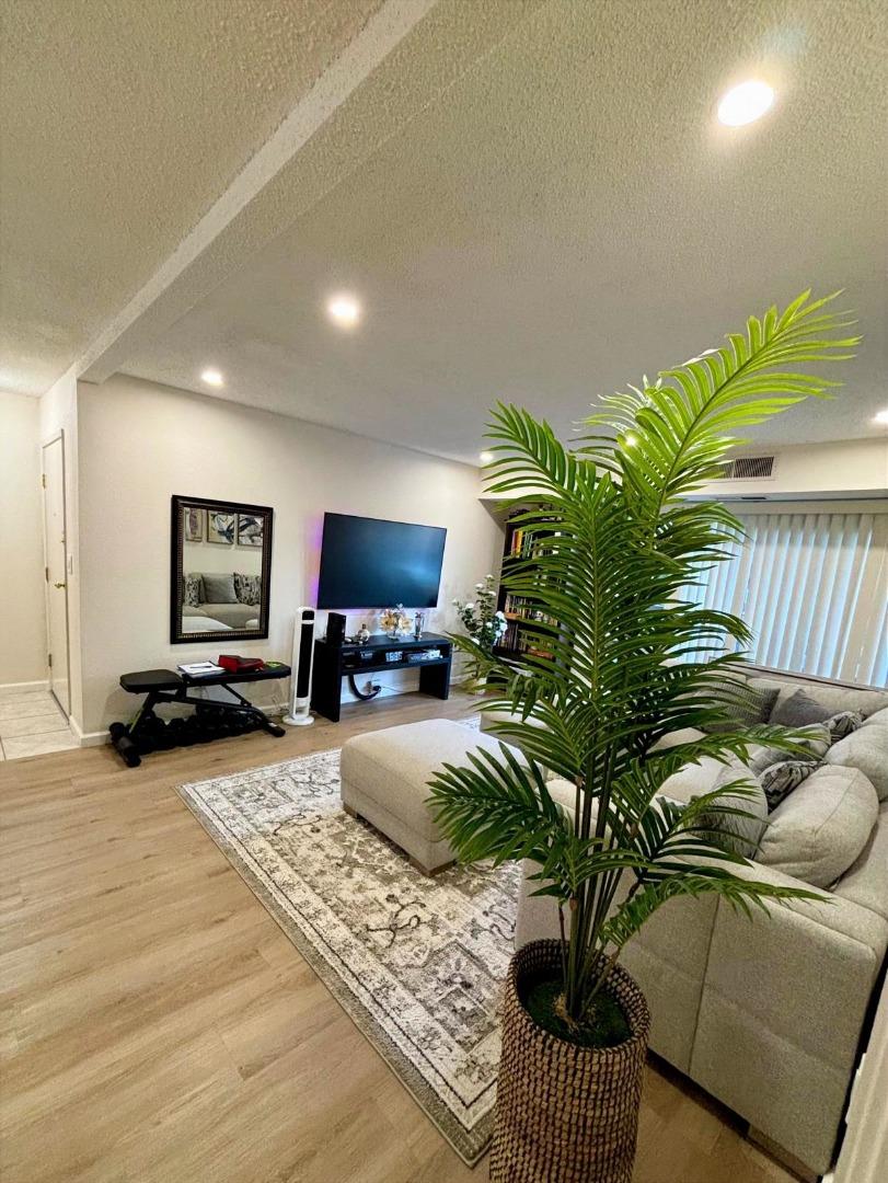 275 Tradewinds DR 10, SanJose, CA 95123, Photo 2