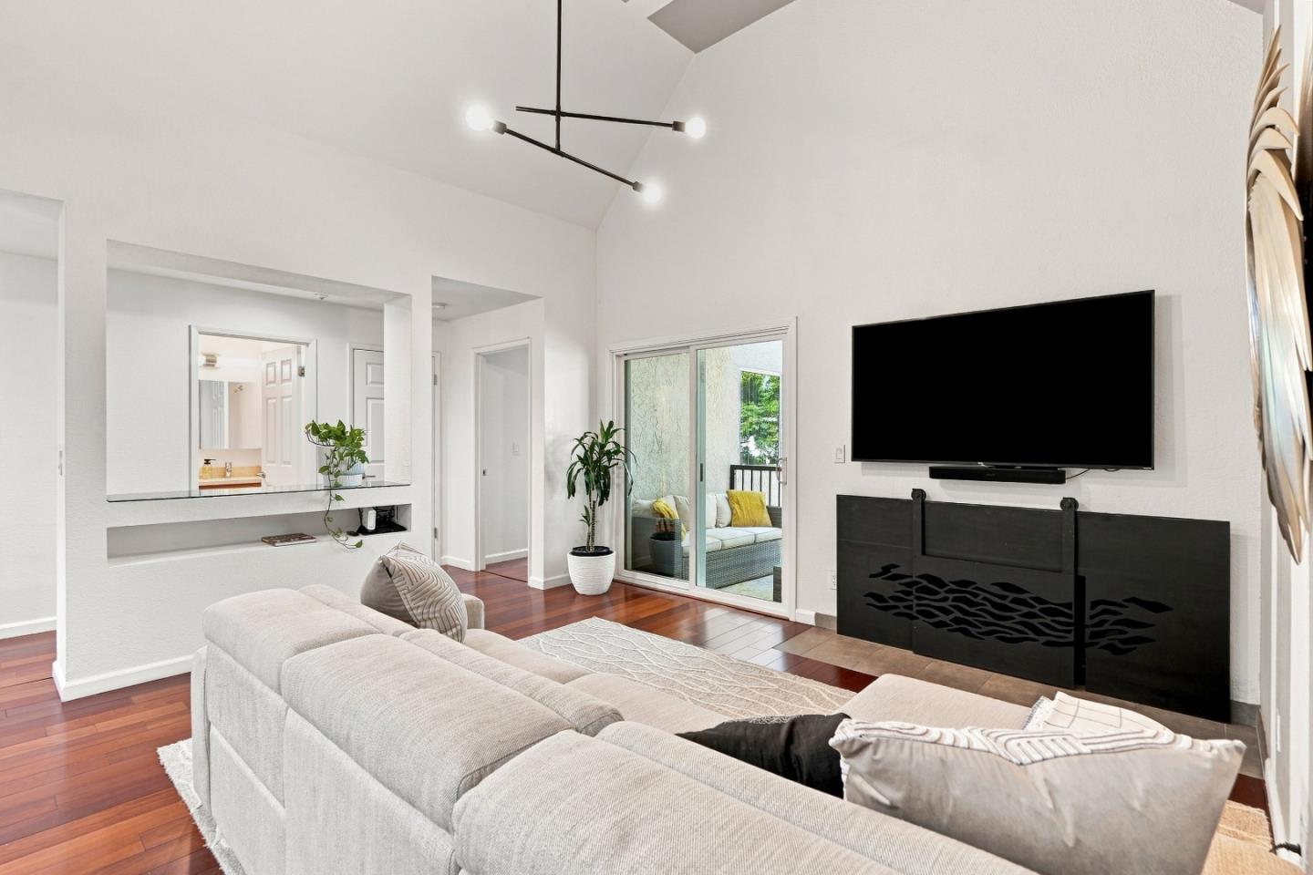 3183 Wayside PLZ 315, WalnutCreek, CA 94597, Photo 2