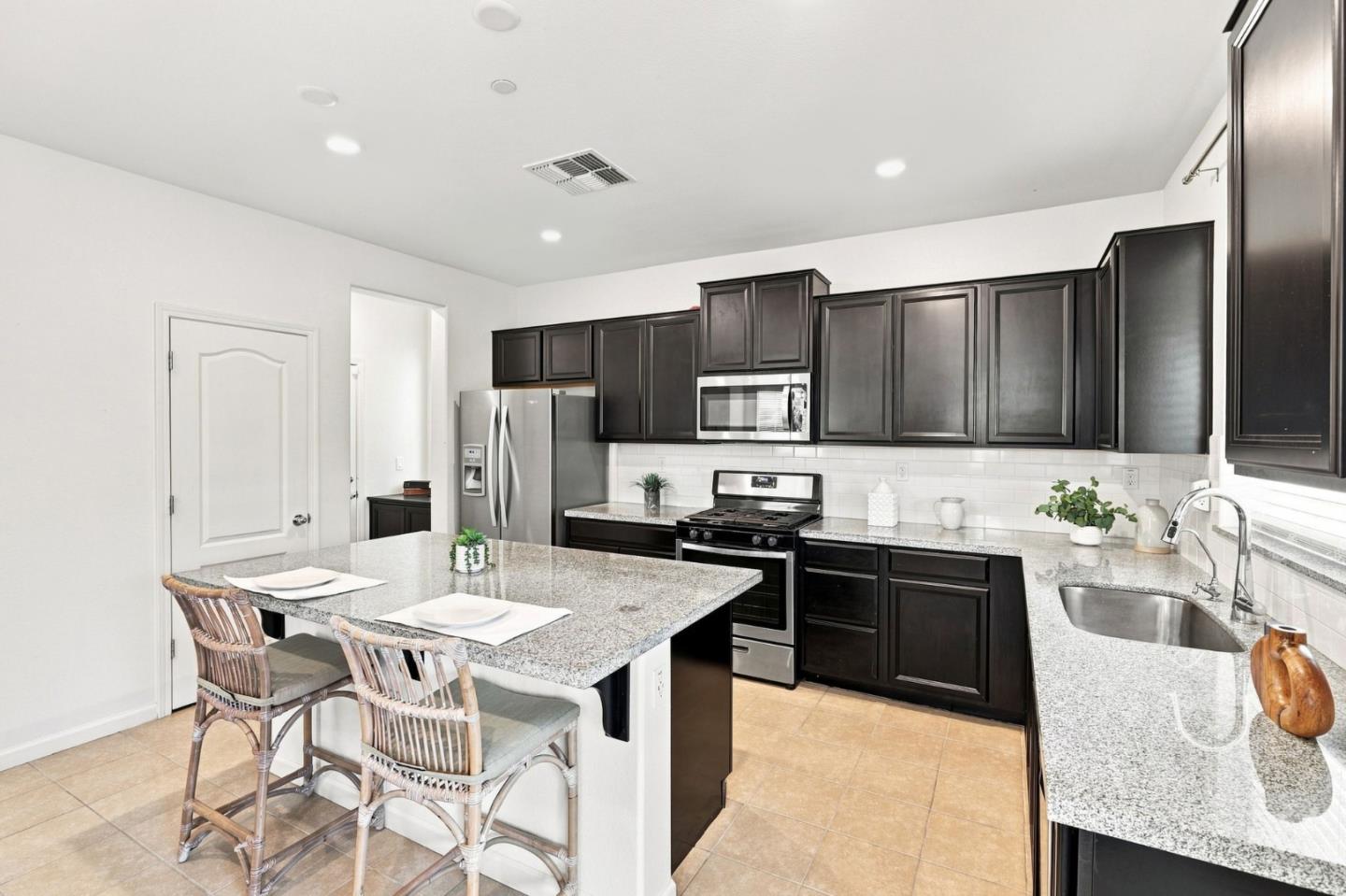600 Duran Ct, Hollister, CA 95023 photo 9