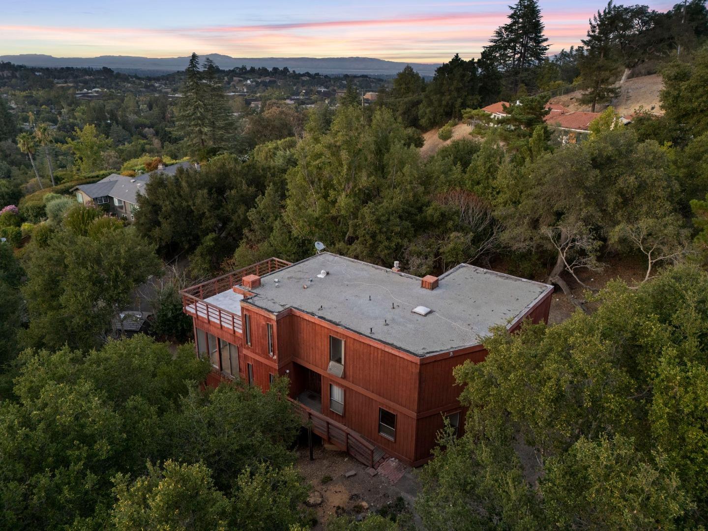 11490 Summit Wood RD, LosAltosHills 94022