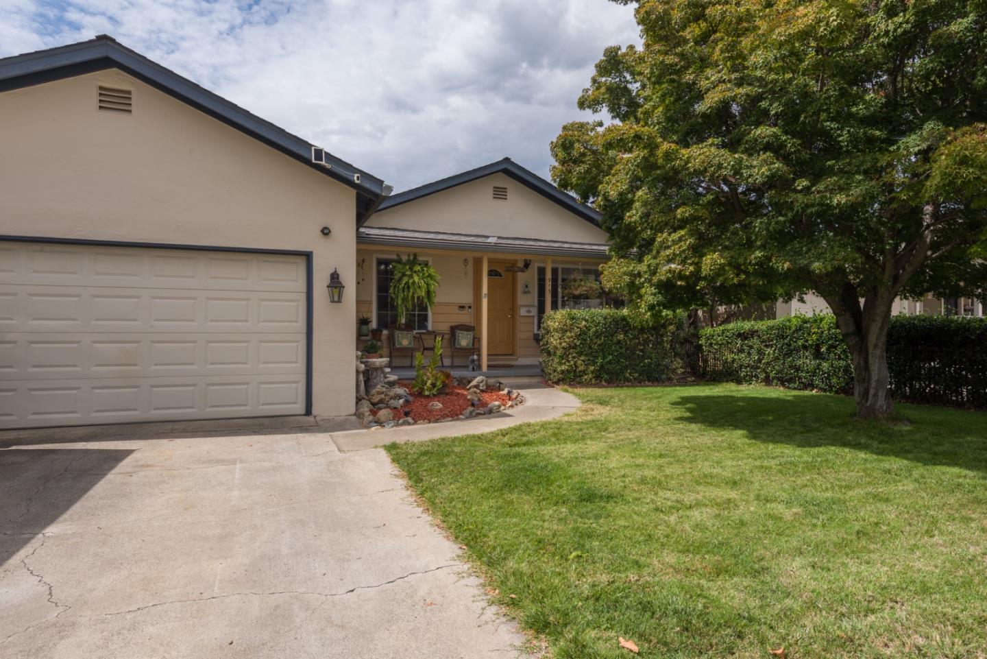 915 Dorian CT