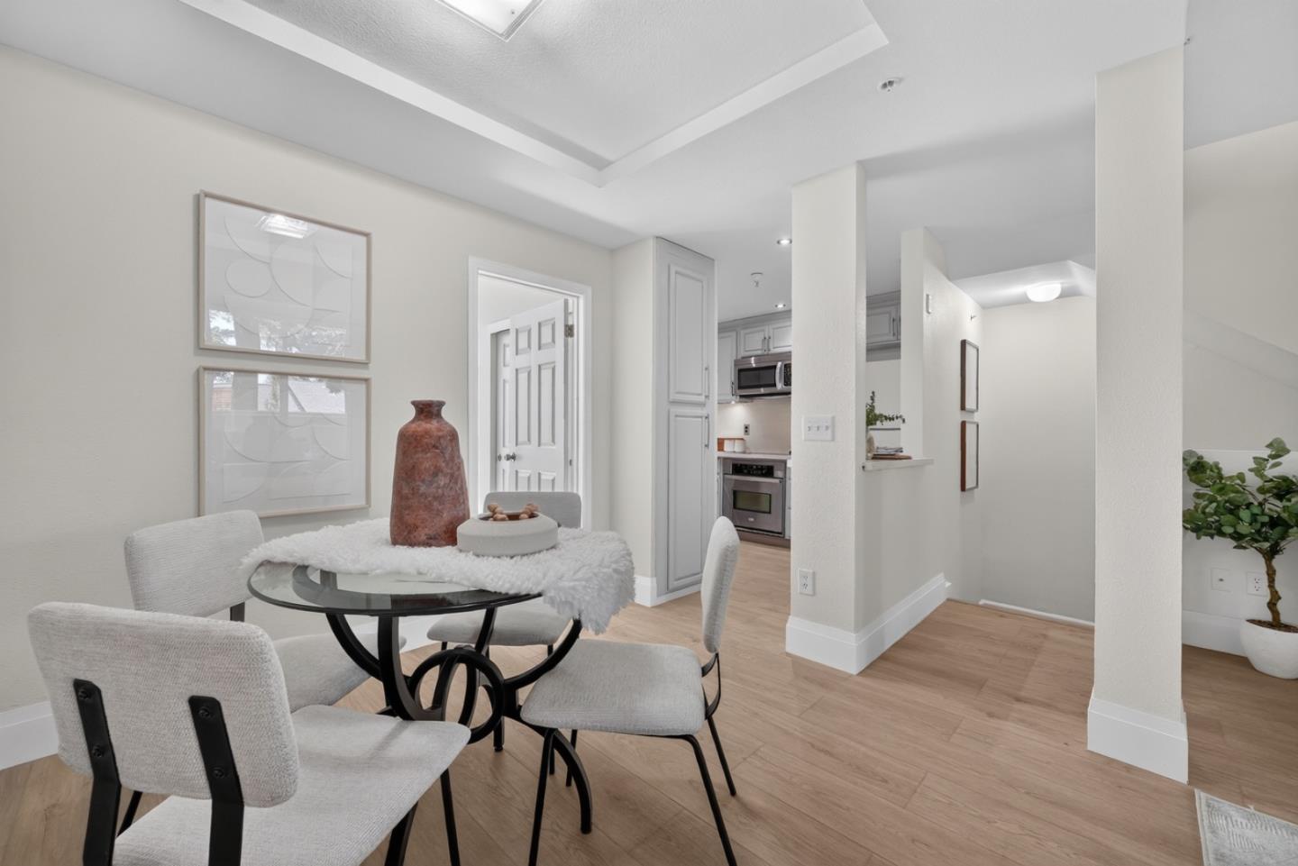 379 Dunsmuir TER 3, Sunnyvale, CA 94085, Photo 5