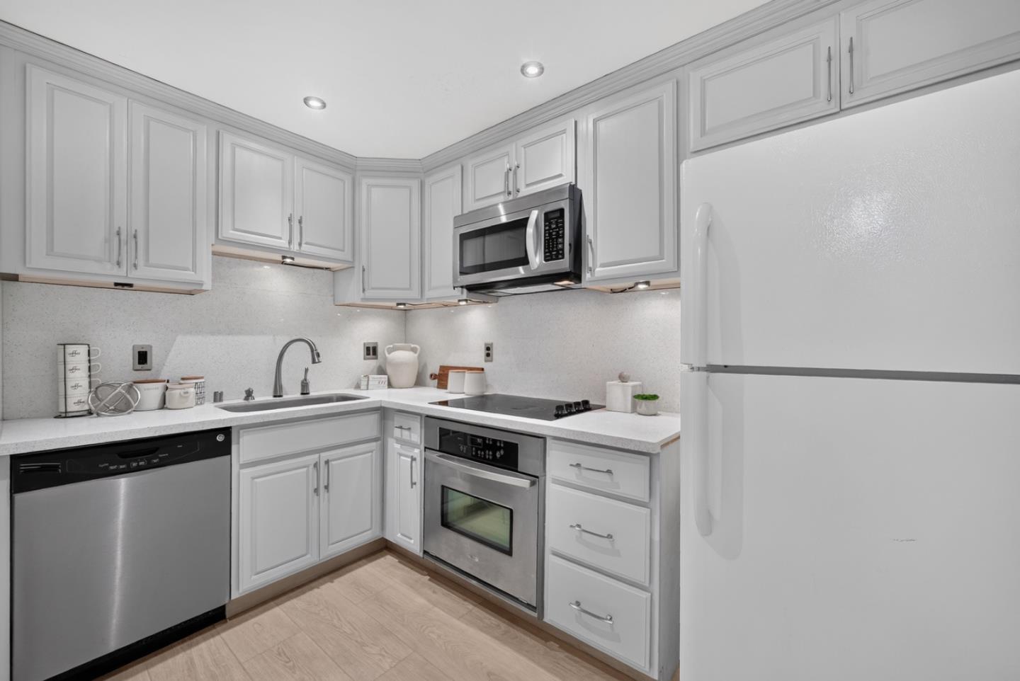 379 Dunsmuir TER 3, Sunnyvale, CA 94085, Photo 7