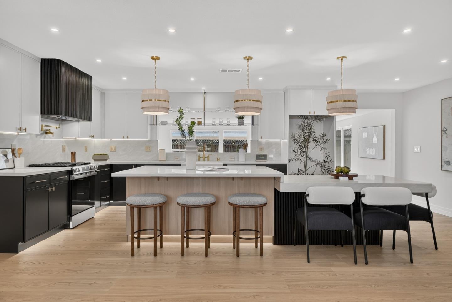1218 Roycott WAY, SanJose 95125