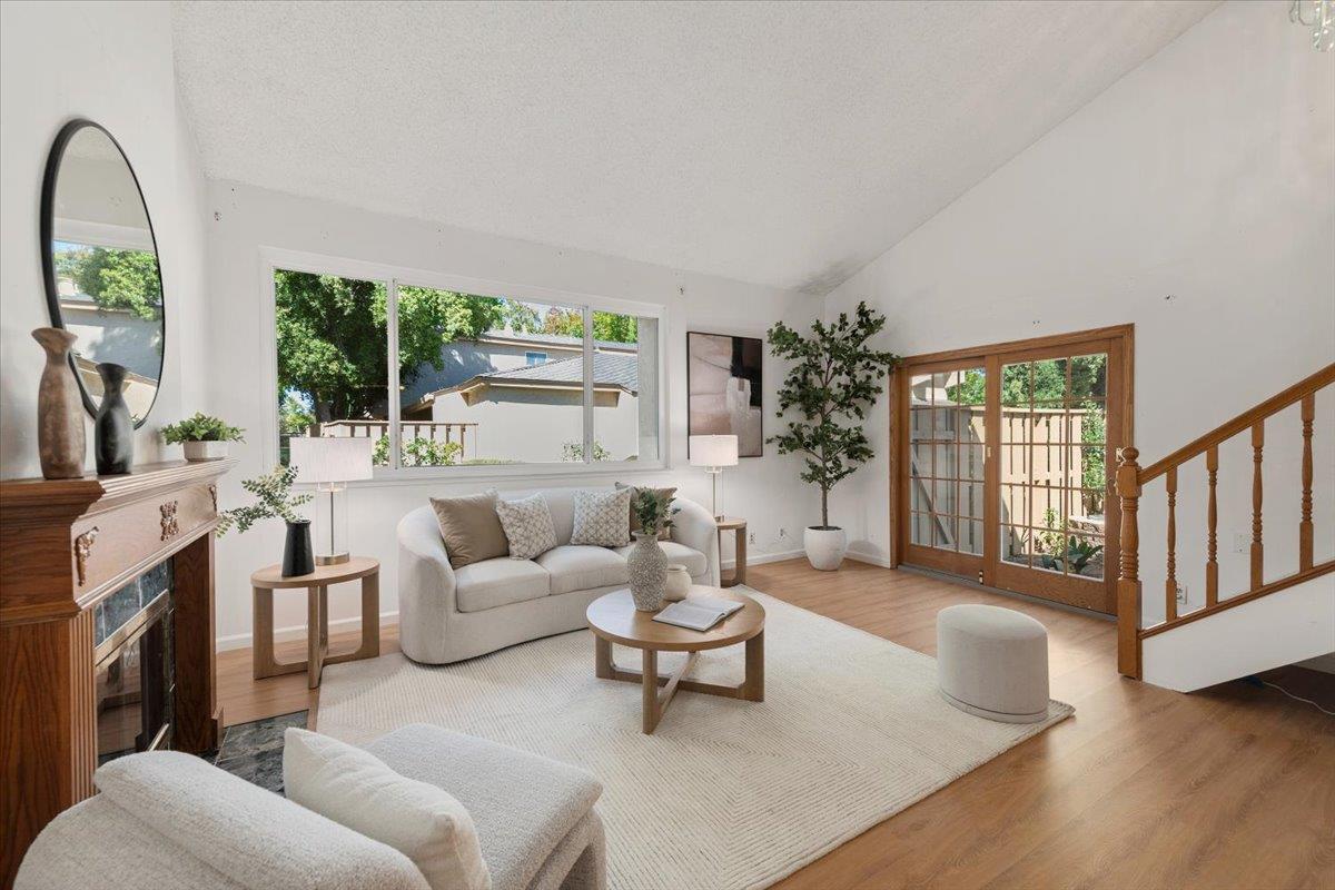 125 CONNEMARA WAY 2, SUNNYVALE, CA 94087  Photo 2