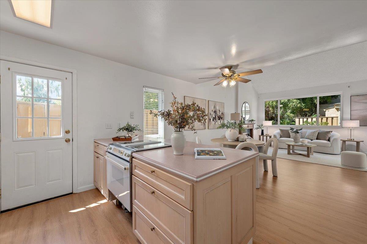 125 CONNEMARA WAY 2, SUNNYVALE, CA 94087  Photo 7