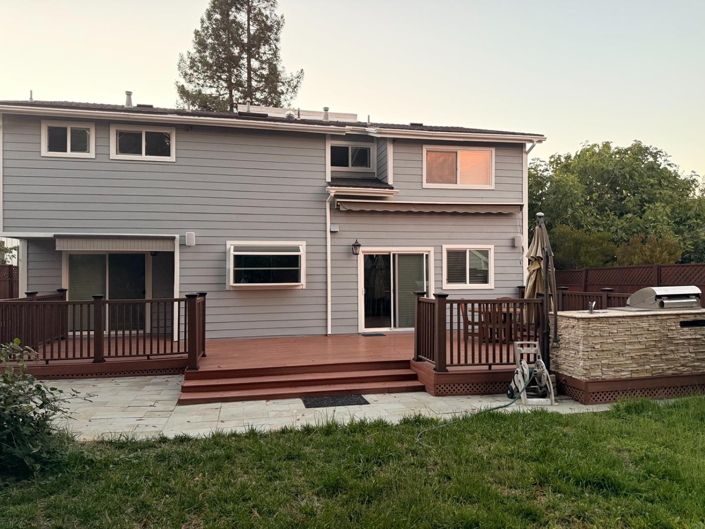 2121 Valparaiso AVE, MenloPark 94025