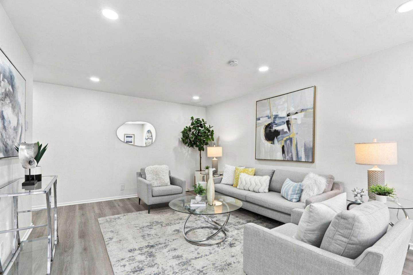 2-Bedroom home for sale at 151 Buckingham DR 233