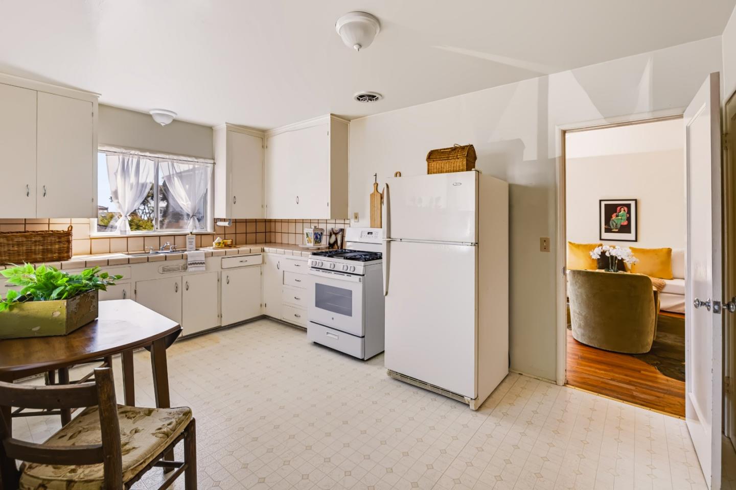 835 Pine St, Monterey, CA 93940, Photo 7