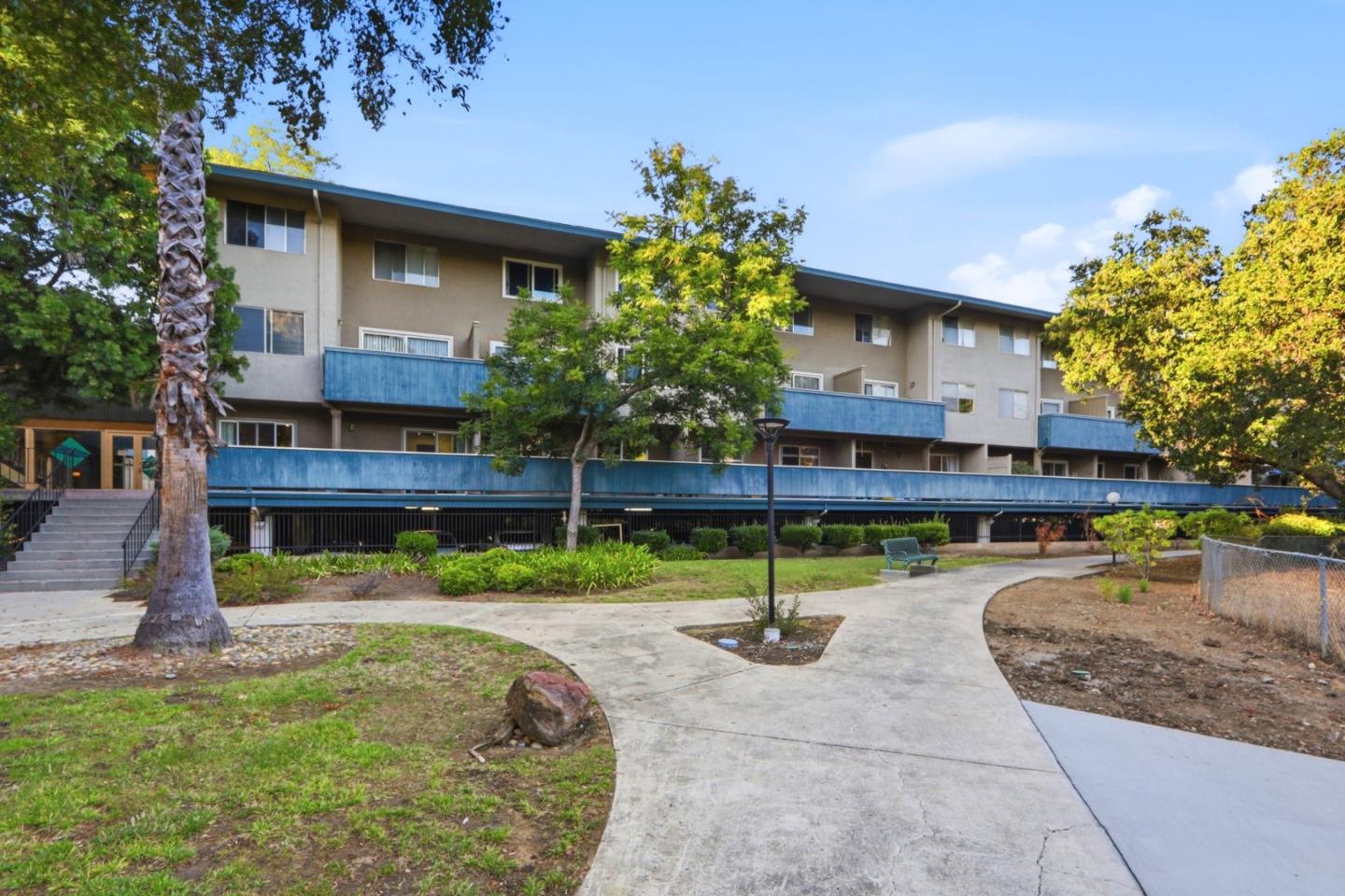 7100 Rainbow DR 33, SanJose, CA 95129, Photo 2