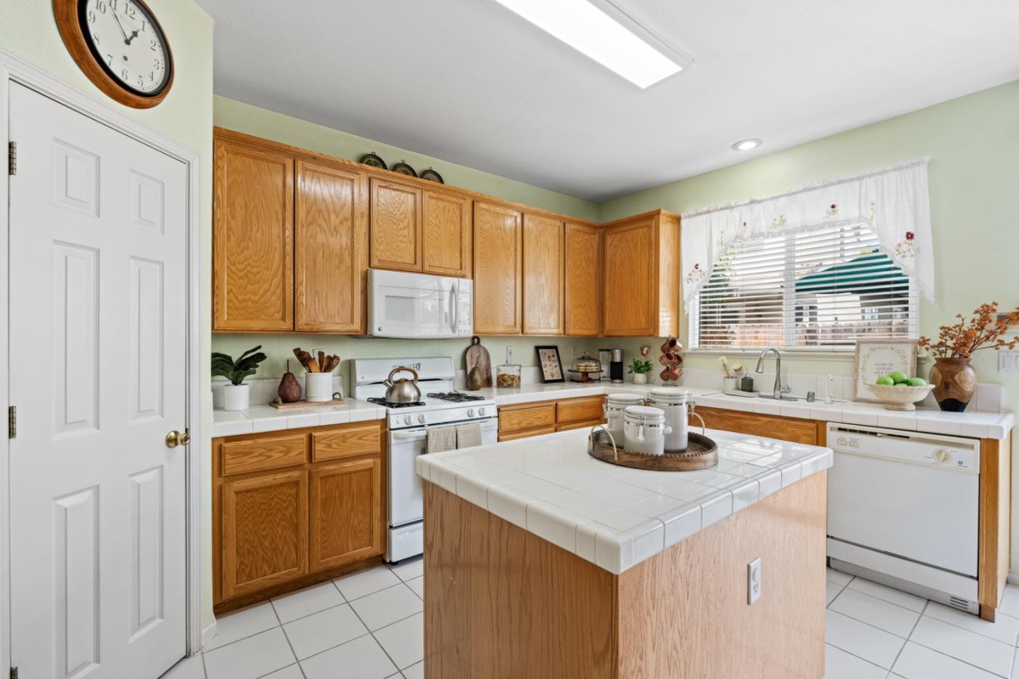 2943 Rugby Ct, Tracy, CA 95377 photo 11