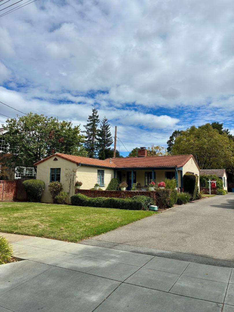 4-Bedroom home for sale at 834-836 Addison AVE