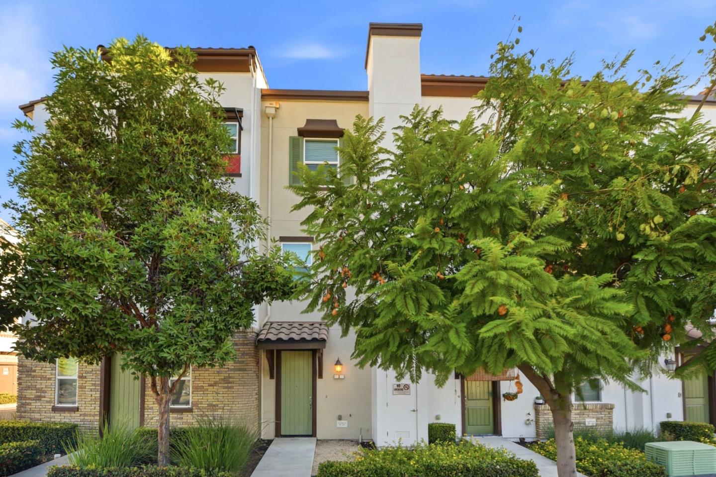 2-Bedroom home for sale at 2756 Goble 2