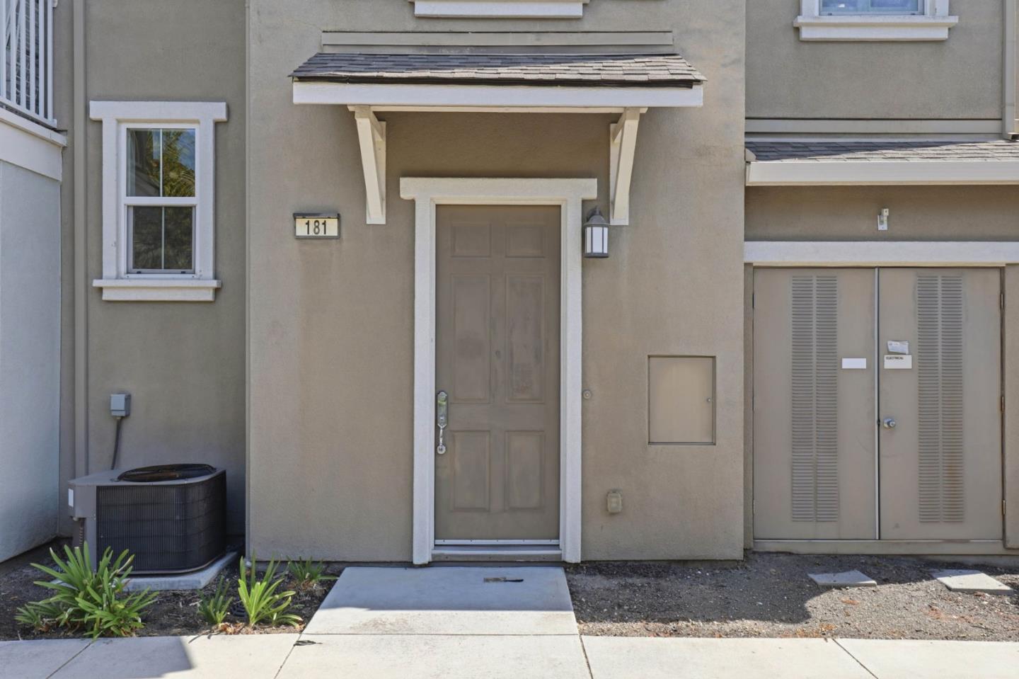 181 Hart CT, MountainView, CA 94043, Photo 3