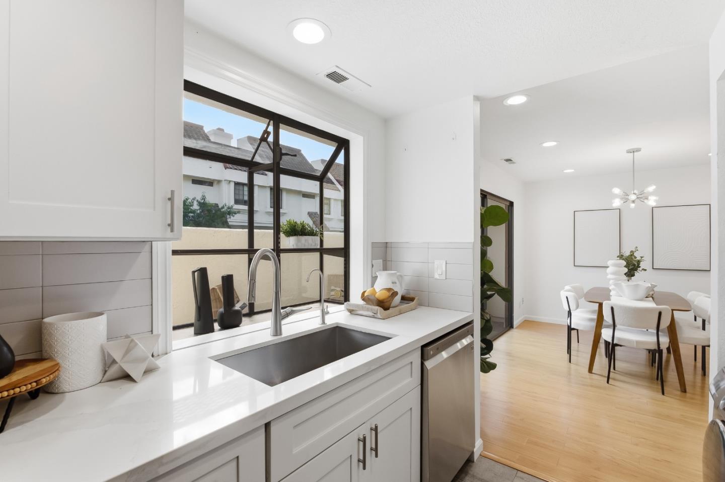 1003 CHULA VISTA TER, SUNNYVALE, CA 94086  Photo 15