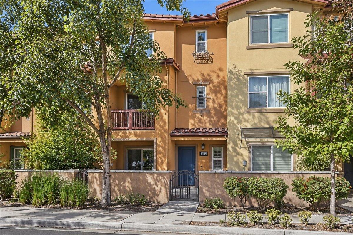 305 Santa Diana TER, Sunnyvale, CA 94085, Photo 2