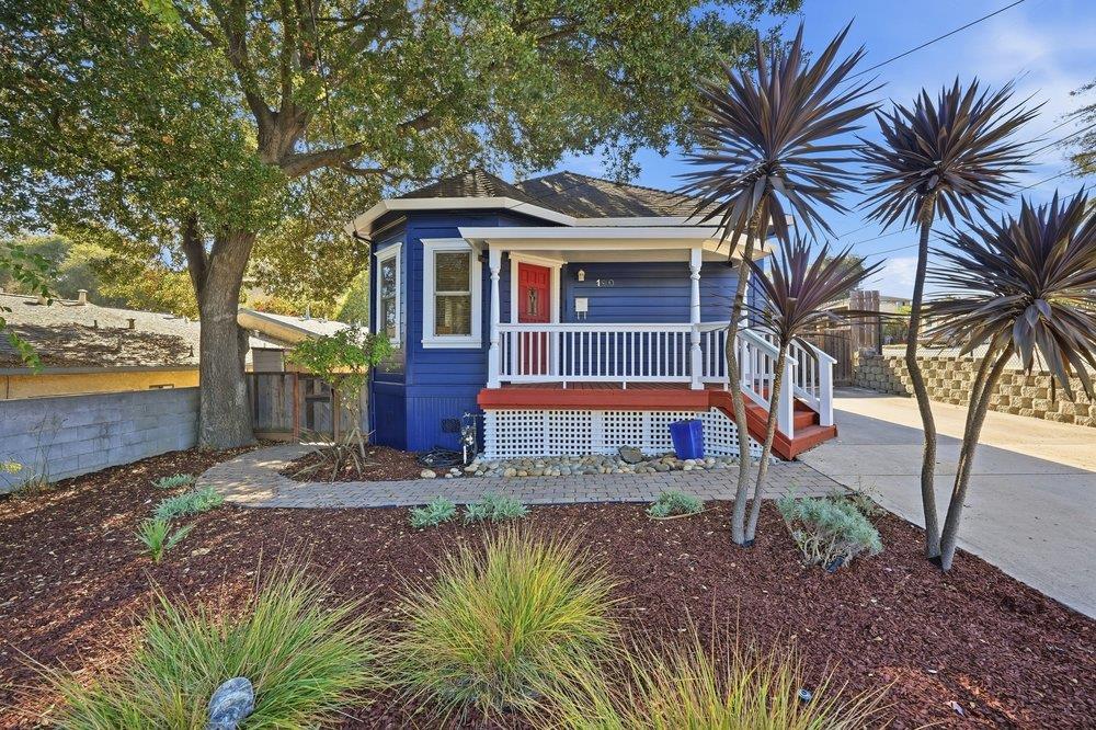 Front Image Thumbnail for ML82061077