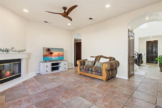 18120 Jaguar Ct, LosAngeles, CA 91335, Photo 7