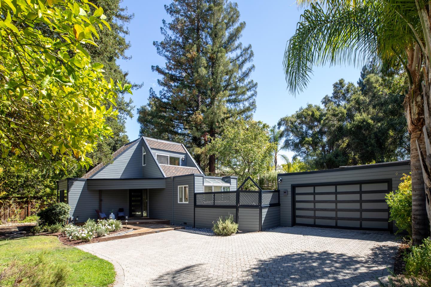 440 9th AVE