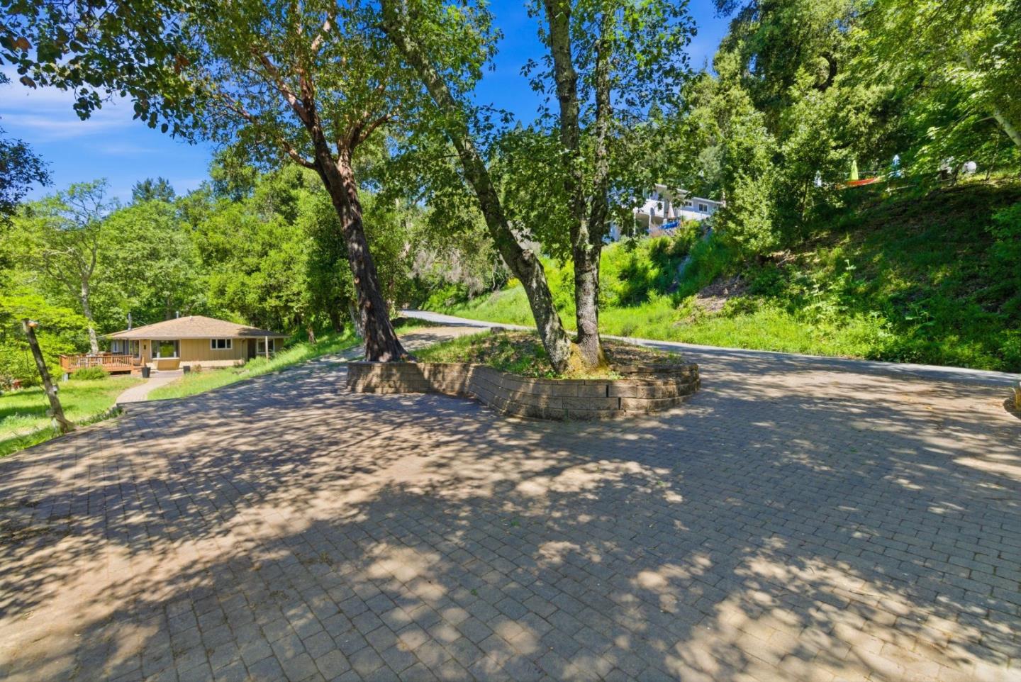Front Image Thumbnail for ML82061179