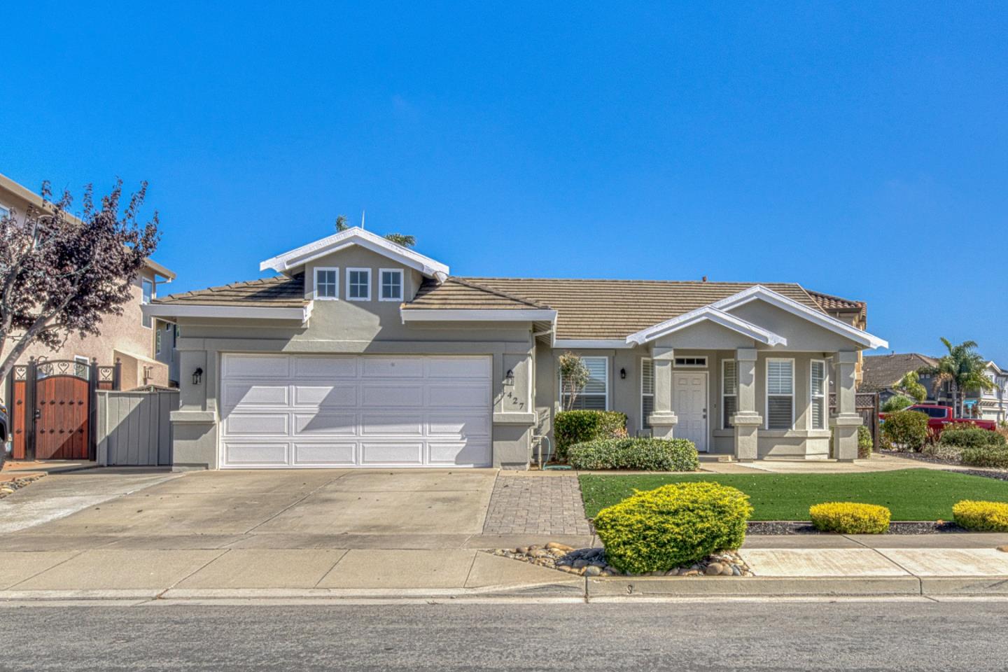 427 Chardonnay DR, SALINAS, CA 93906