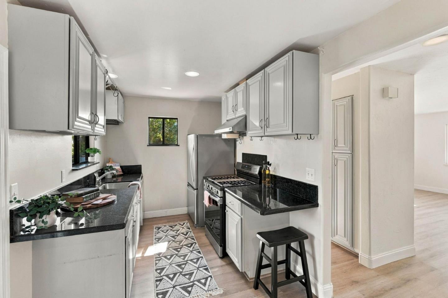 7555 Sunset Way Apt 6, Aptos, CA 95003 photo 8