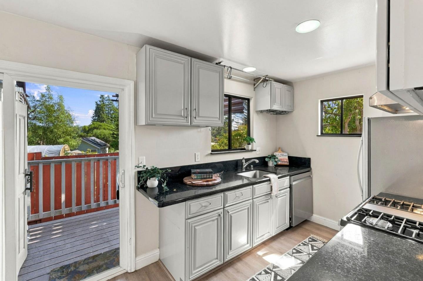 7555 Sunset Way Apt 6, Aptos, CA 95003 photo 9