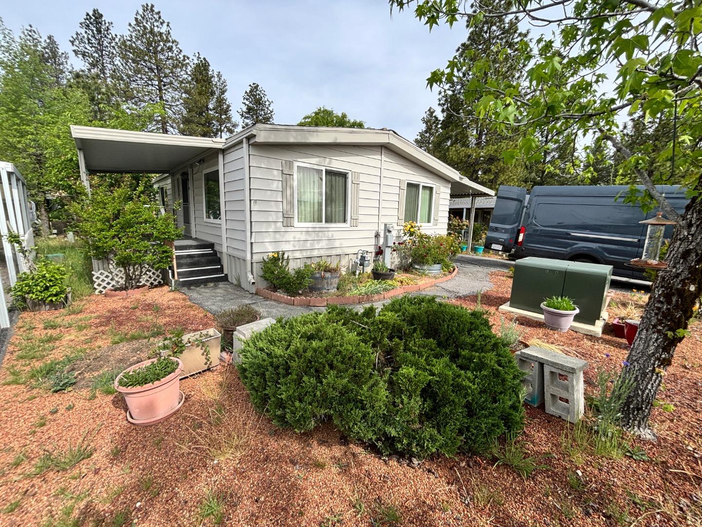 Front Image Thumbnail for ML82061369