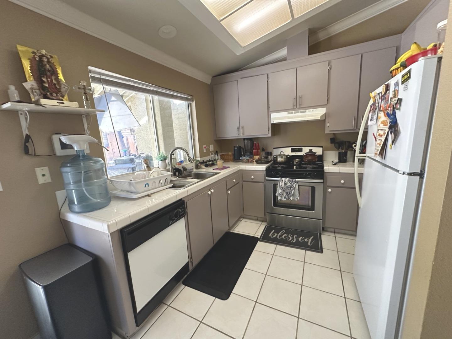 946 La Mancha Way, Salinas, CA 93905, Photo 6