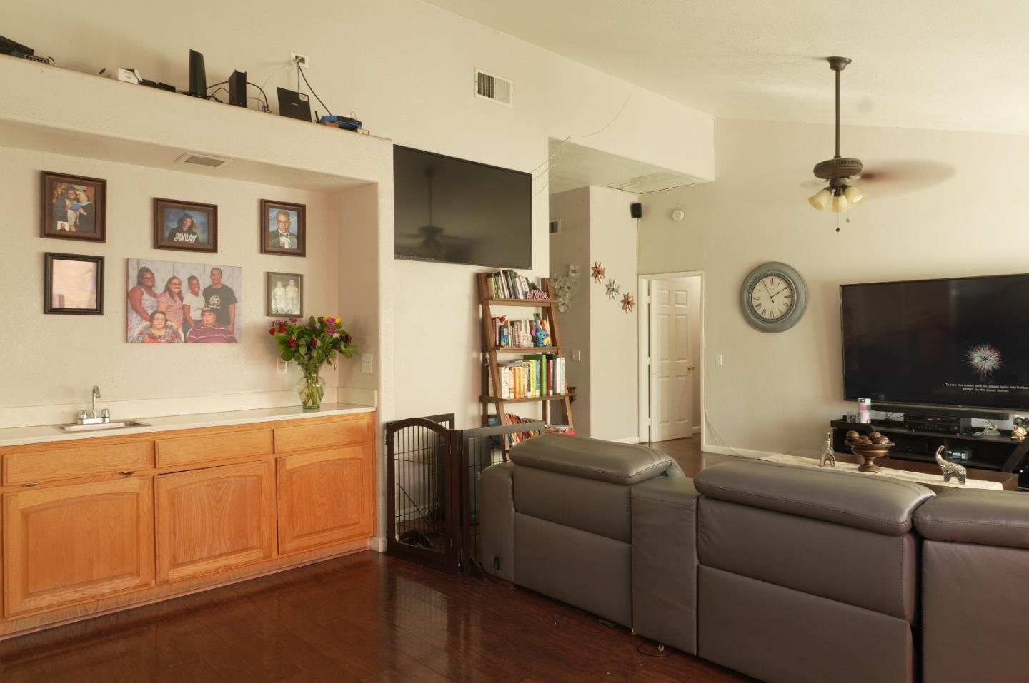 2108 N Apple Ave, Rialto, CA 92377 photo 11