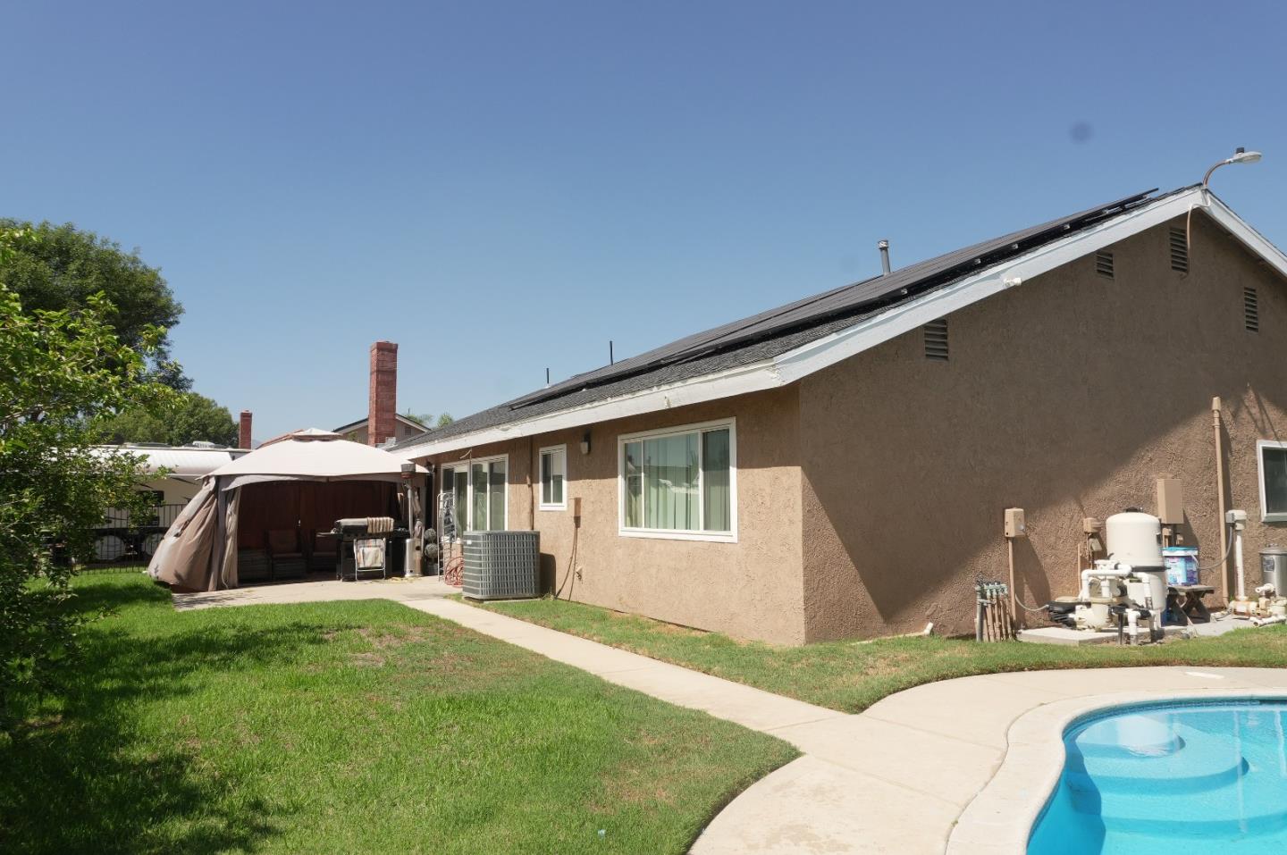2108 N Apple Ave, Rialto, CA 92377 photo 32